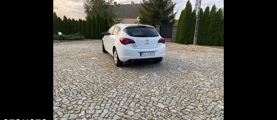 Opel Astra cena 25900 przebieg: 152000, rok produkcji 2010 z Leszno małe 22